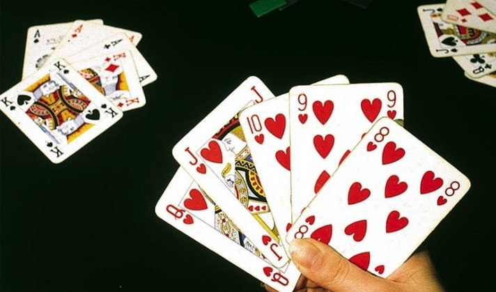 Khám phá hơn 5 phương pháp hiệu quả để đọc bài của đối thủ trong trò poker.
