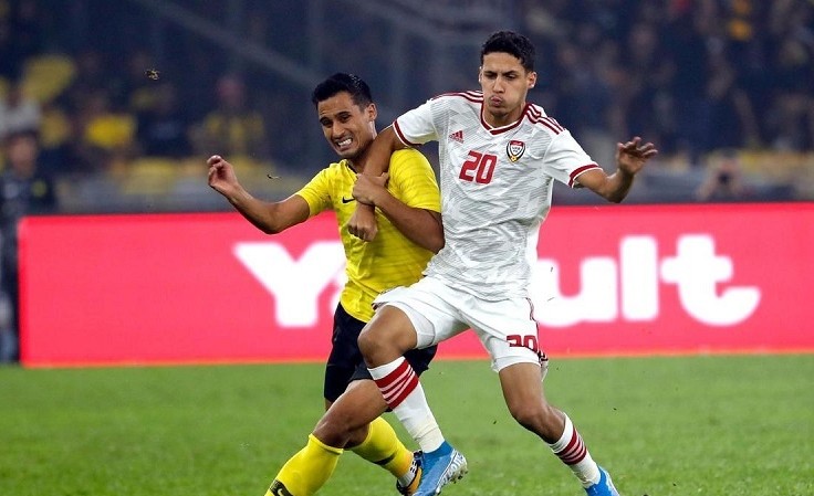 Tì đè trong bóng đá là gì?