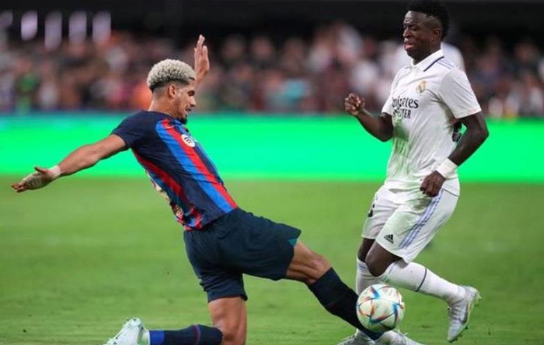 IDM trong bóng đá là gì? Vai trò và kỹ năng của tiền vệ trụ