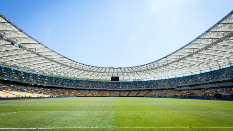 Chiều Rộng Sân Trong Chiến Thuật Bóng Đá? Vai Trò Quan Trọng